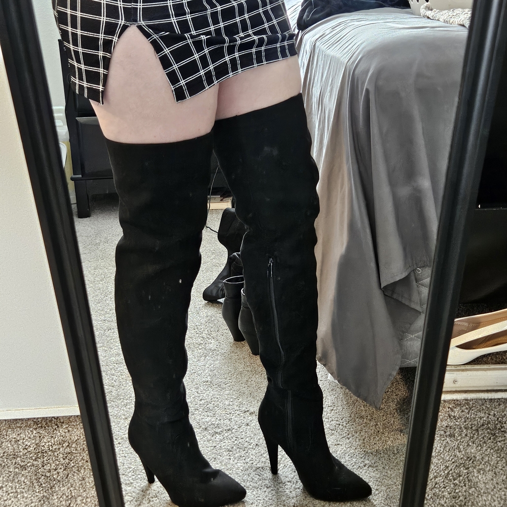 Elegant Black Over-the-Knee Boots